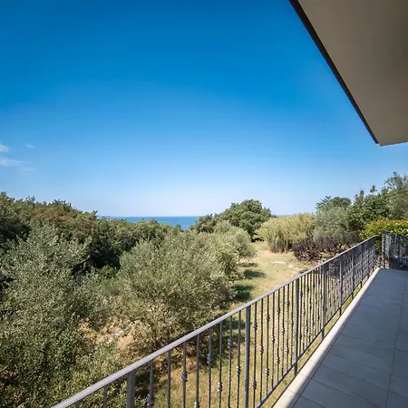 Bed and breakfast House Piccola California Sea View