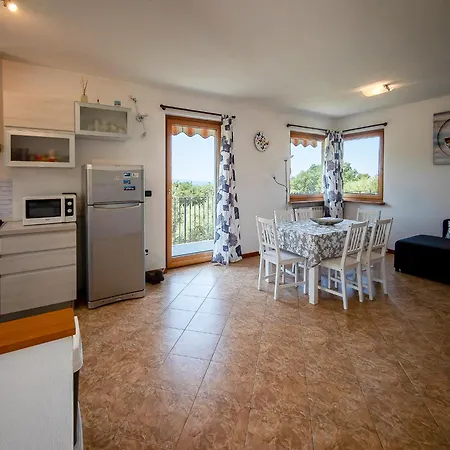 Bed and breakfast House Piccola California Sea View 4*